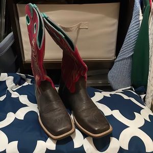 Ariat buckaroo style boots